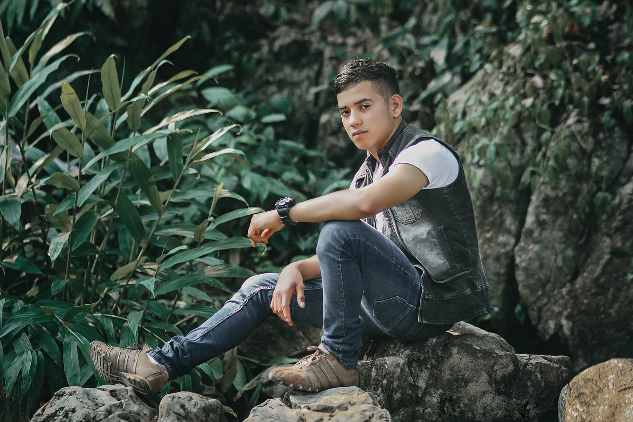 安信11如何在社群媒体上运用广告策略 在进行营销？